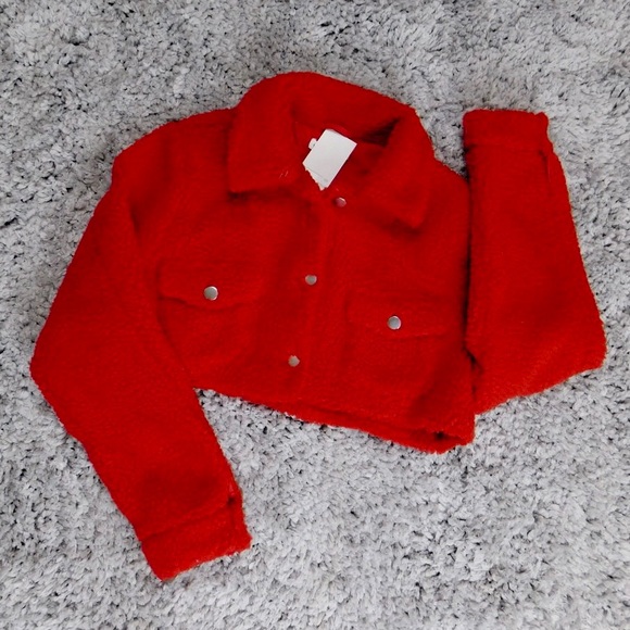 Sherpa like red cropped jacket - Picture 7 of 7